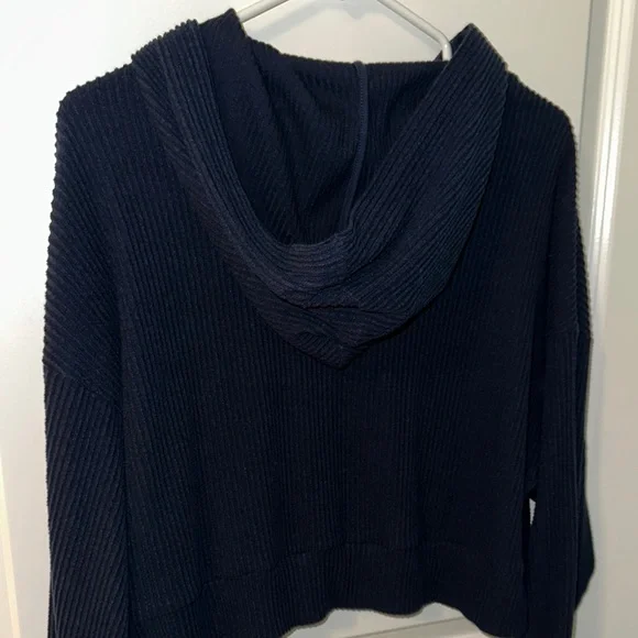 Alo Muse Cropped Ribbed Hoodie Sweatshirt Navy Blue - Picture 6 of 6